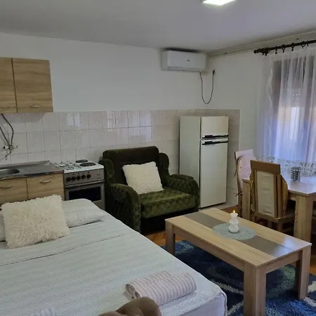 Family Apartmani Le Leskovac  Room photo